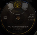 Elton John - Don't Let the Sun Go Down on Me